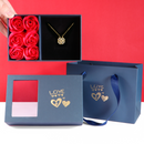Colar Lucky in Love + Caixa de Rosas + 3 E-books GRÁTIS